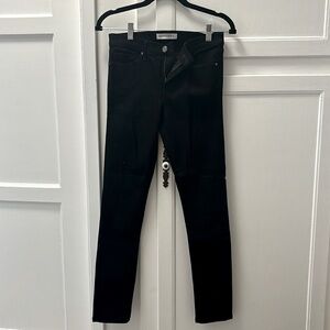 listing-status-banner